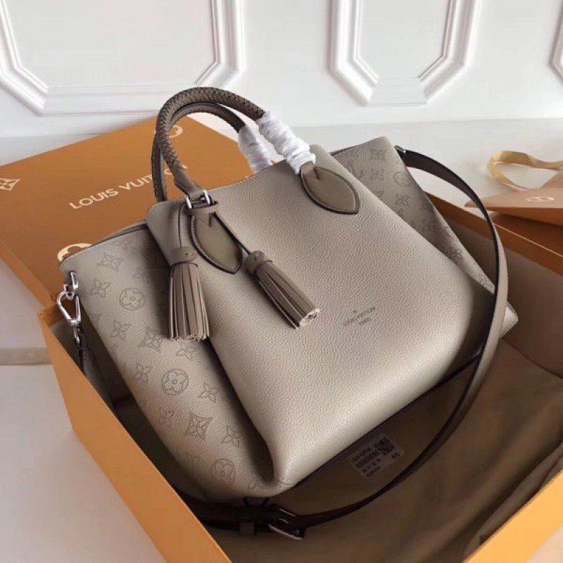 Galet Haumea Bag Mahina Leather M55031