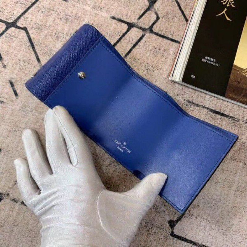 Discovery Compact Wallet Taigarama Pacific M67620