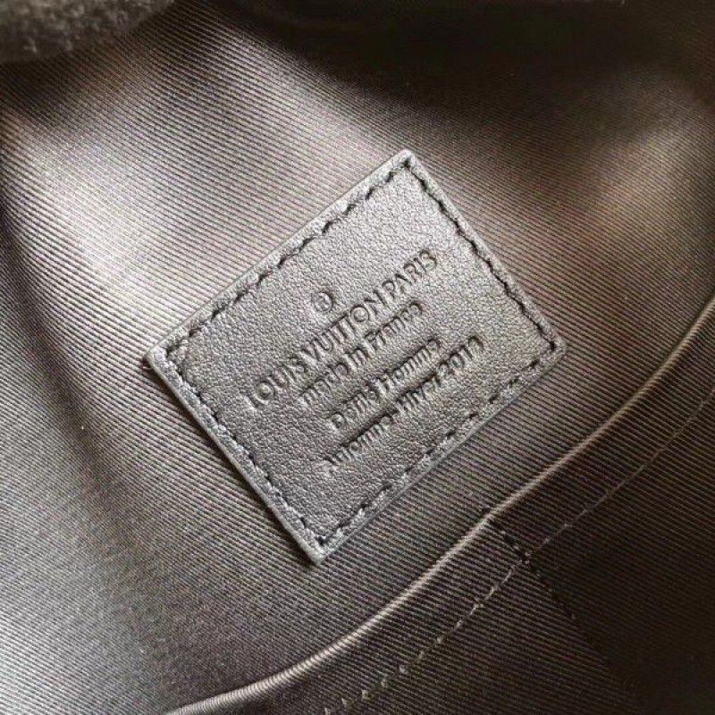 Messenger PM Monogram Glaze M43895
