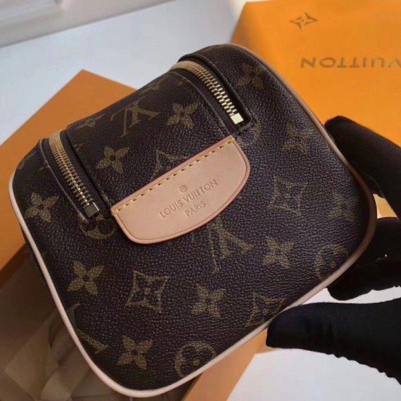 King Size Toiletry Bag Monogram Canvas M47528
