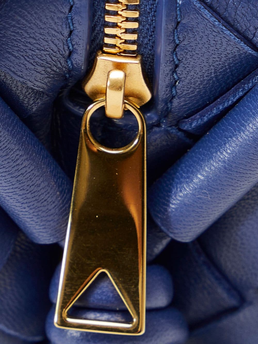 Bo*te*ga ve*ne*ta   mini intrecciato loop shoulder bag