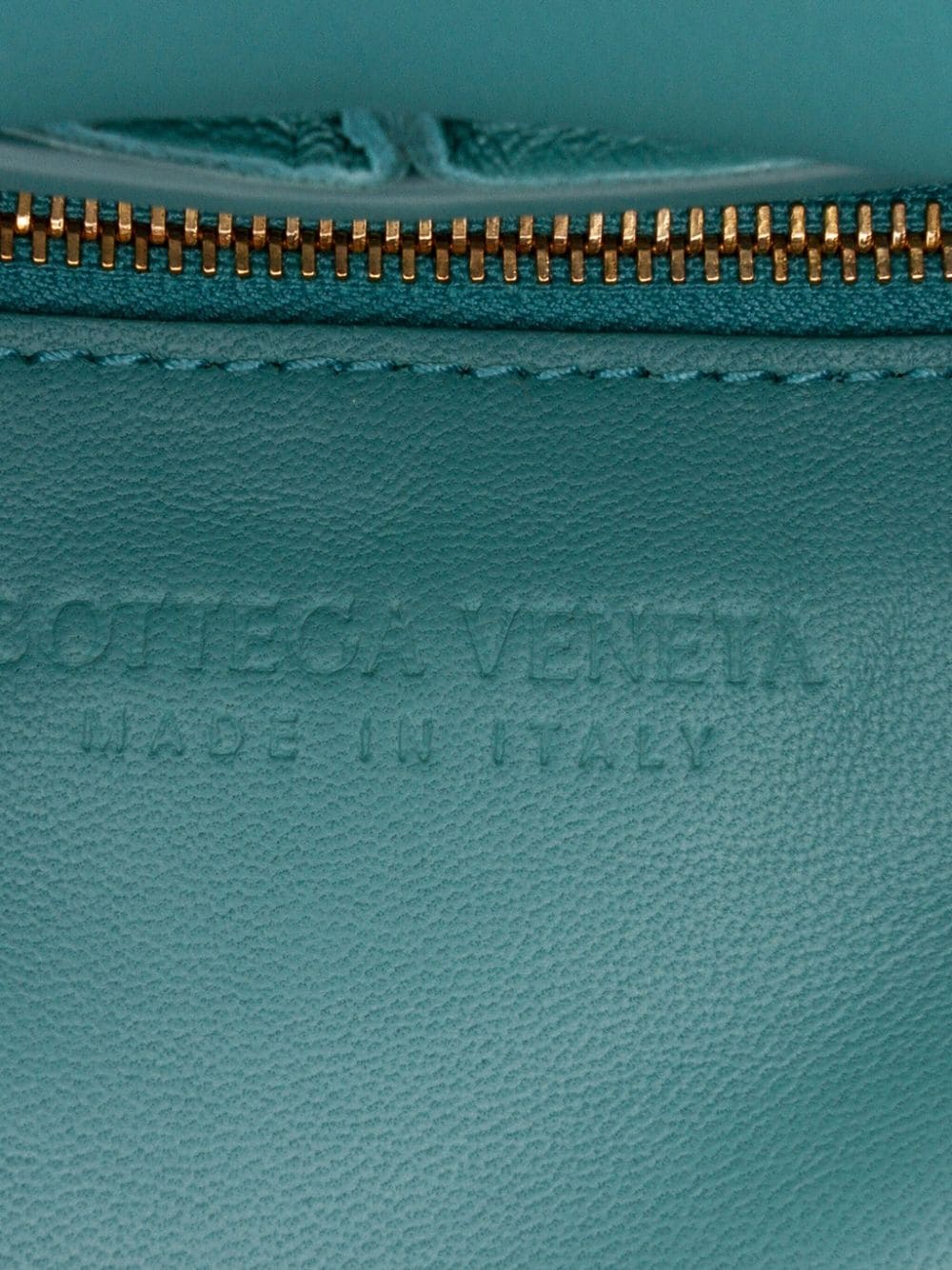 Bo*te*ga ve*ne*ta cassette padded shoulder bag